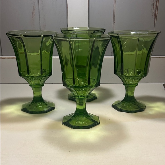 independence Other - Vgt Set of Green Independence octagonal wine goblets. Midcentury.